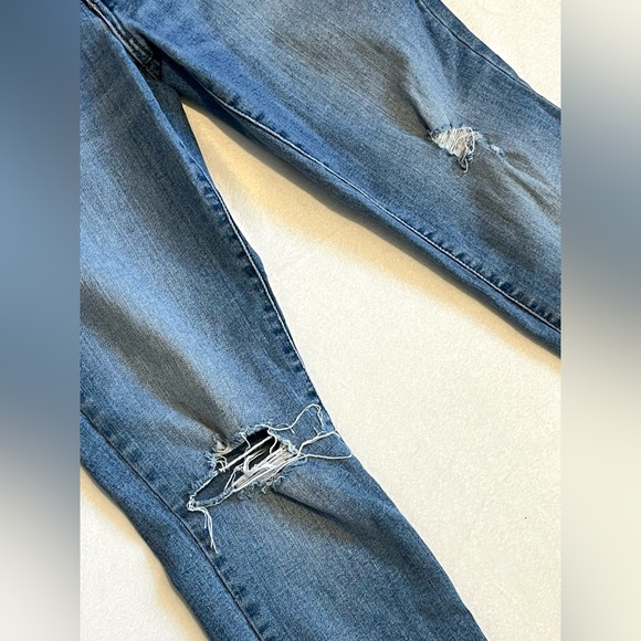 Lucky Brand Lolita Super Skinny Light Blue Slightly Distressed Jeans Size 6 - Picture 3 of 16